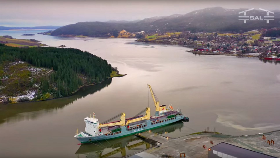 SAL: MV Trina, discharging bridge parts in Norway